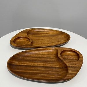 Vintage Royal Acacia monkey pod wood Plates Philippines Handcrafted Set of 2